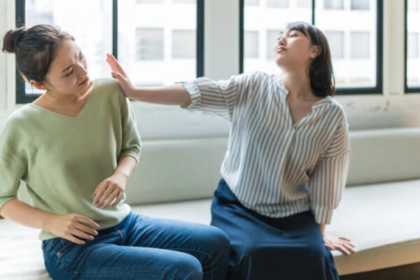教養がない人の相手に疲れる女性
